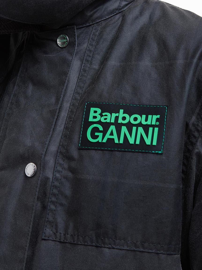 Barbour × GANNI》パッチワーク ワックス コットン ミディアム コート｜ワックスジャケット｜ジャケット＆コート｜バブアー 公式オンラインストア（Barbour）