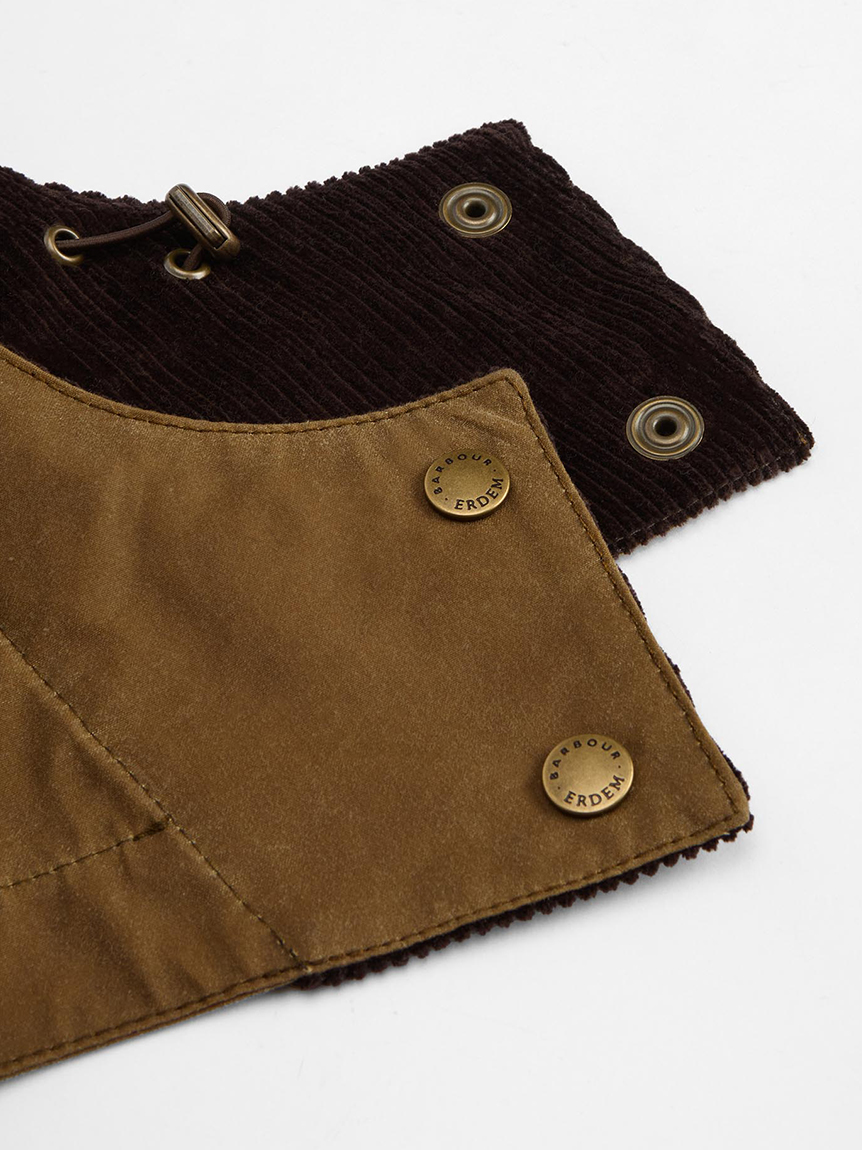 バブアー × ID フード付き ビデイル 裏地総柄 ワックスコットン 38 Barbour × ERDEM》Datura ワックスコットン フード｜外付け