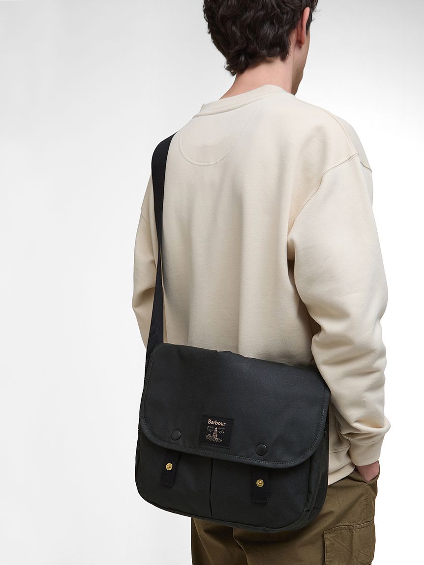 BARBOUR　バブアーインターナショナル　クロスボディバッグ　ブラック TRANSPORT / トランスポート】 クロスボディバッグ｜バッグ