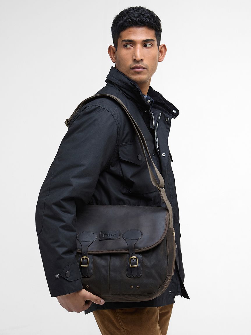 BARBOUR TARRAS FISHING BAG バブアーショルダーバック Tarras ワックスショルダーバッグ｜バッグ｜バッグ｜バブアー公式