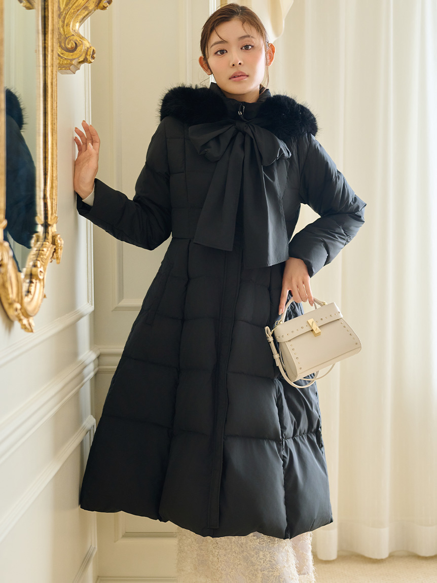 限定カラーあり】フードリボンロングダウンコート(コート)｜OUTER