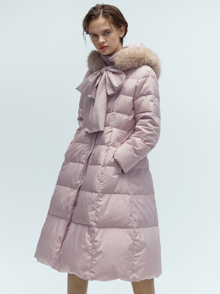 限定カラーあり】フードリボンロングダウンコート(コート)｜OUTER