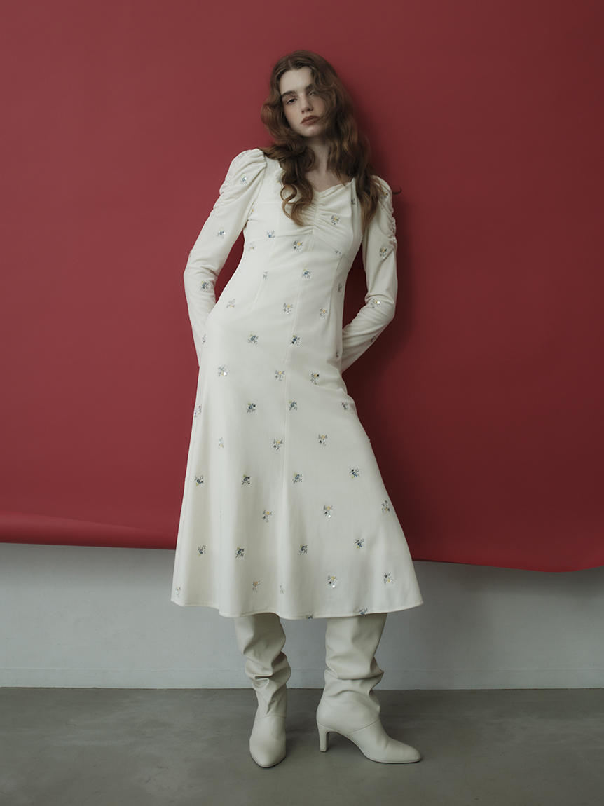 花柄刺繍ベロアワンピース(デイリーワンピース)｜DRESS（ドレス