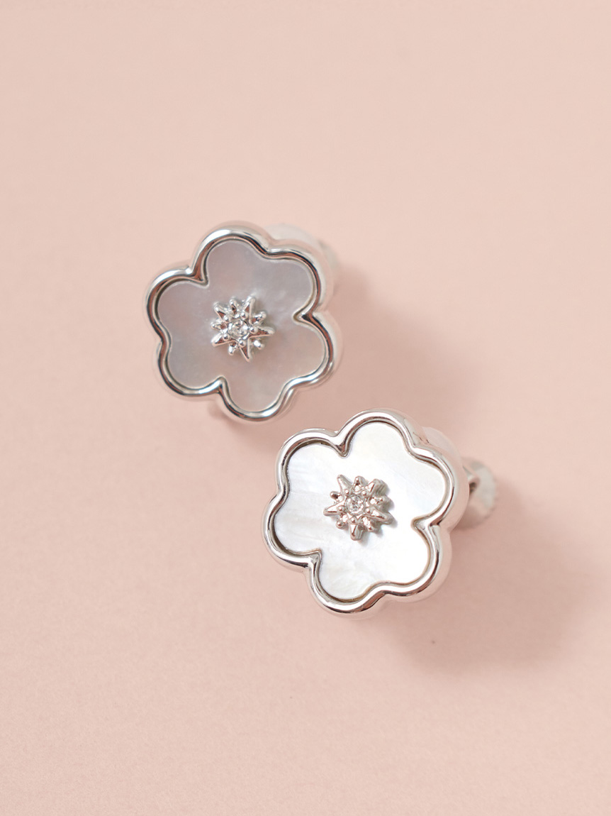 クローバー　ピアス　白蝶貝　シルバーピアス 白蝶貝クローバーイヤリング(ピアス・イヤリング)｜ACCESSORIES