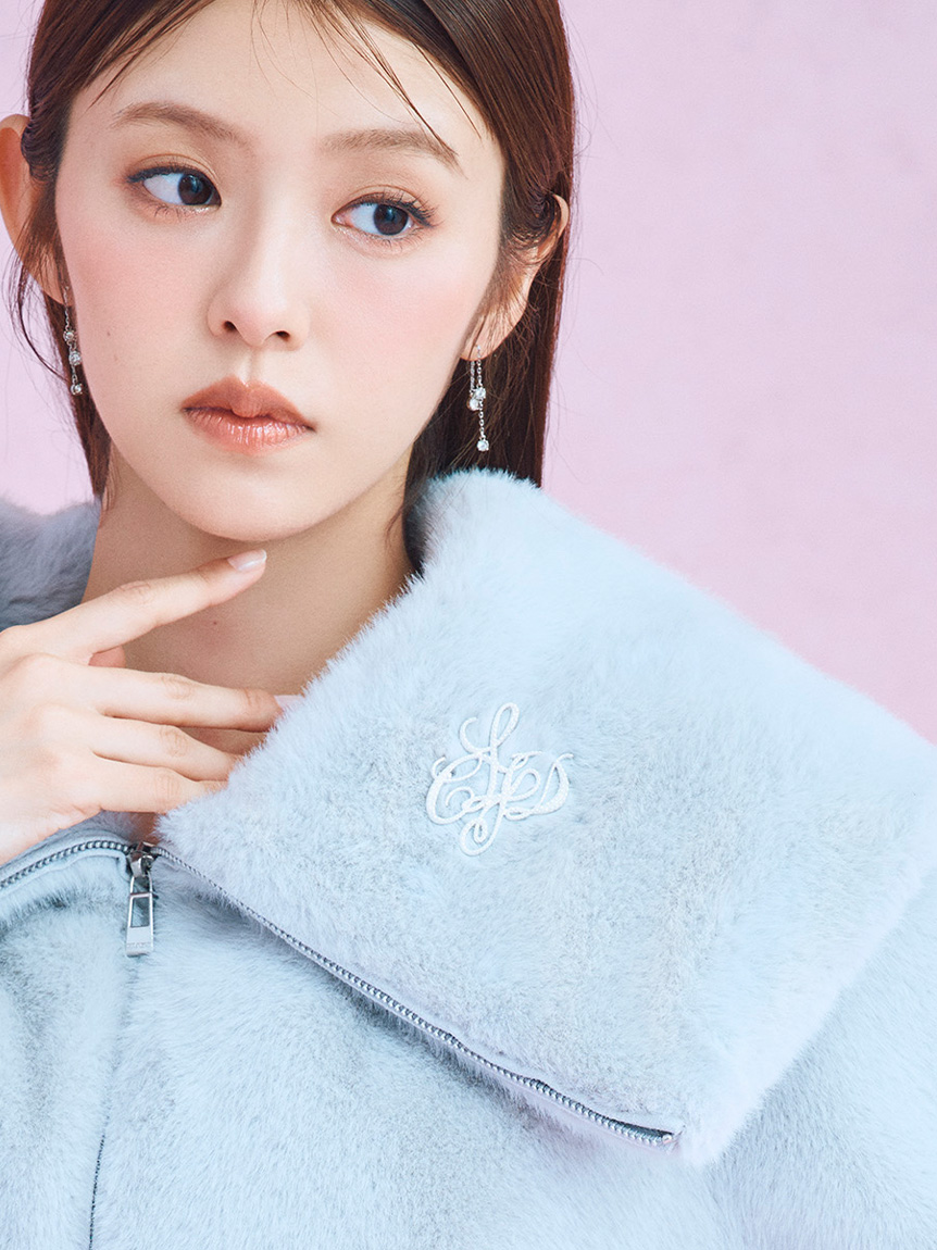 カリグラフィーロゴパールブローチ(ブローチ)｜ACCESSORIES