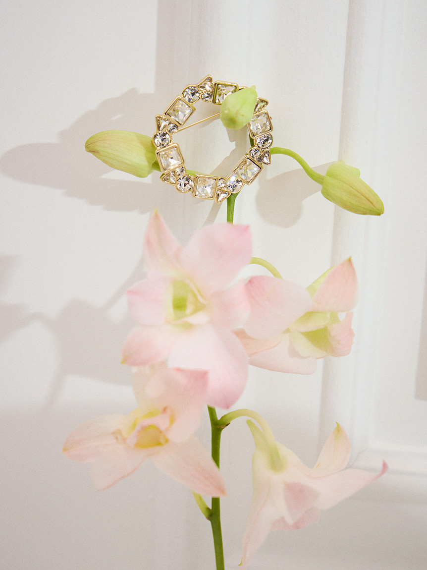 ランダムビジューサークルブローチ