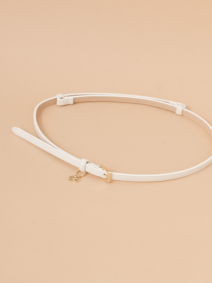 カリグラフィーチャーム付きナローベルト(ベルト)｜FASHION GOODS