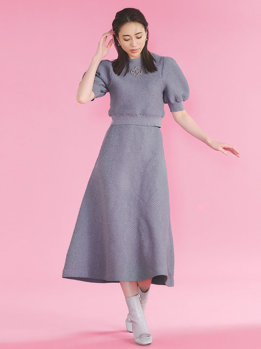 ブローチ付きニットスカートセットアップ(ニットワンピース)｜DRESS