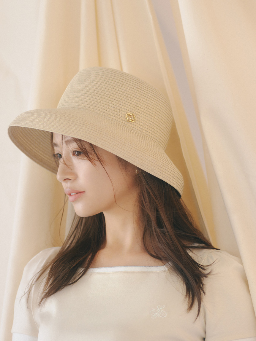カリグラフィ刺繍Tシャツ(カットソー)｜TOPS（トップス