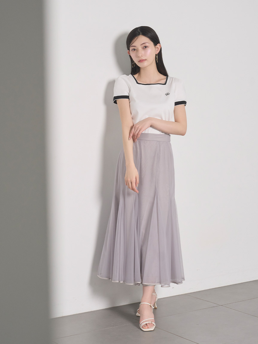 カリグラフィ刺繍Tシャツ(カットソー)｜TOPS（トップス