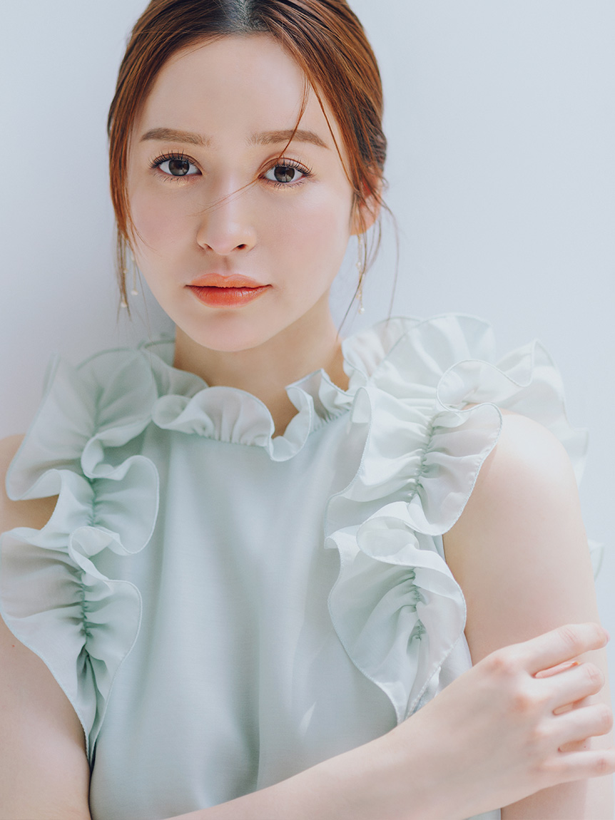 限定カラーあり】Aラインフレアラッフルブラウス(ブラウス