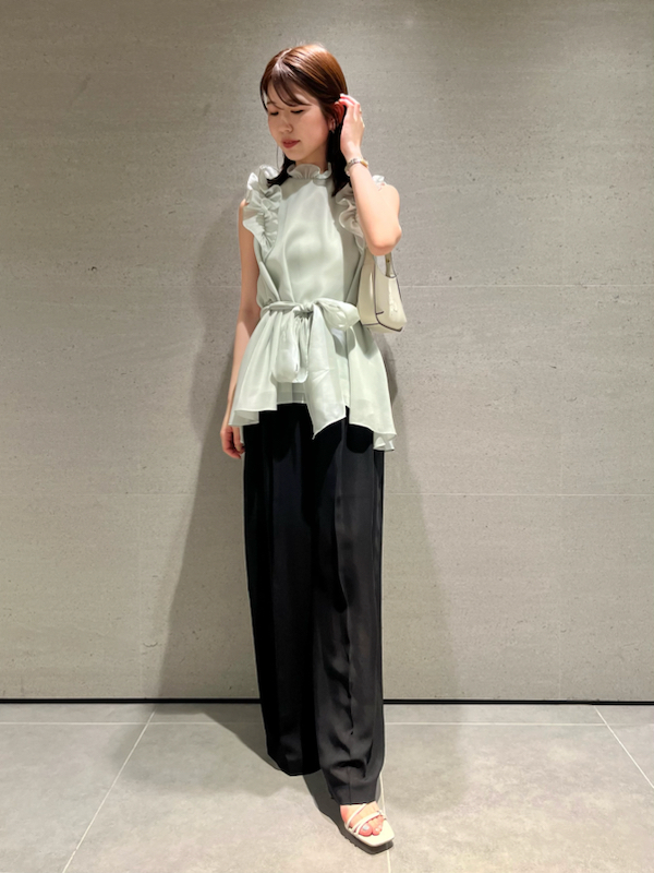 限定カラーあり】Aラインフレアラッフルブラウス(ブラウス