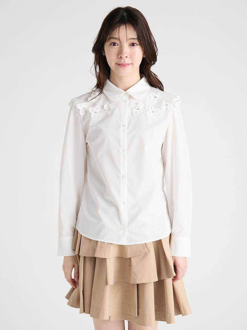 洗える】フローラルビジューデコレートシャツ(ブラウス・シャツ)｜TOPS