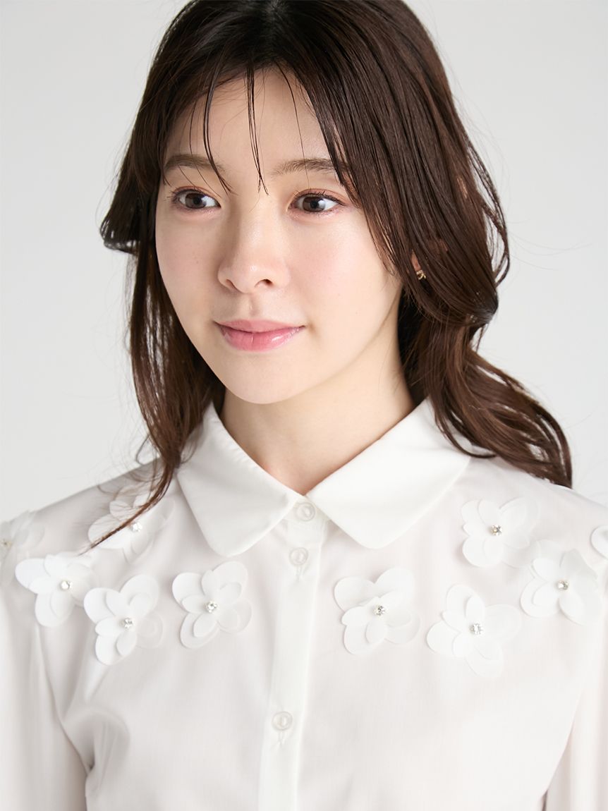 洗える】フローラルビジューデコレートシャツ(ブラウス・シャツ)｜TOPS
