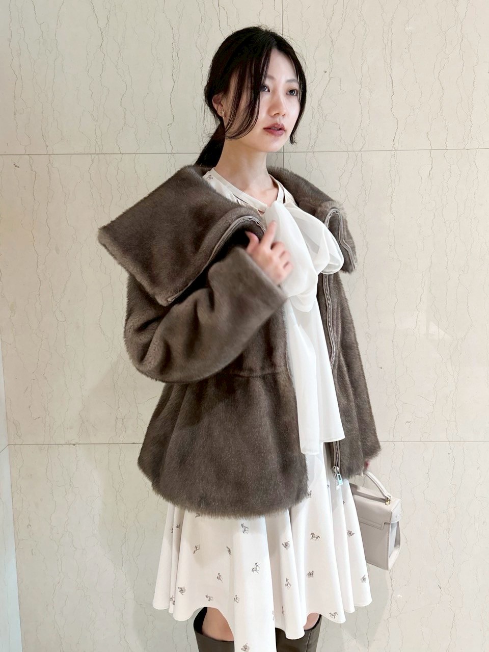 ビッグカラーペプラムファージャケット(ジャケット・ブルゾン