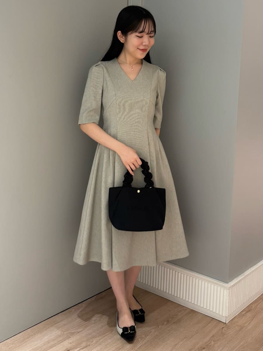 Vネックフィット＆フレアワンピース(フォーマルワンピース