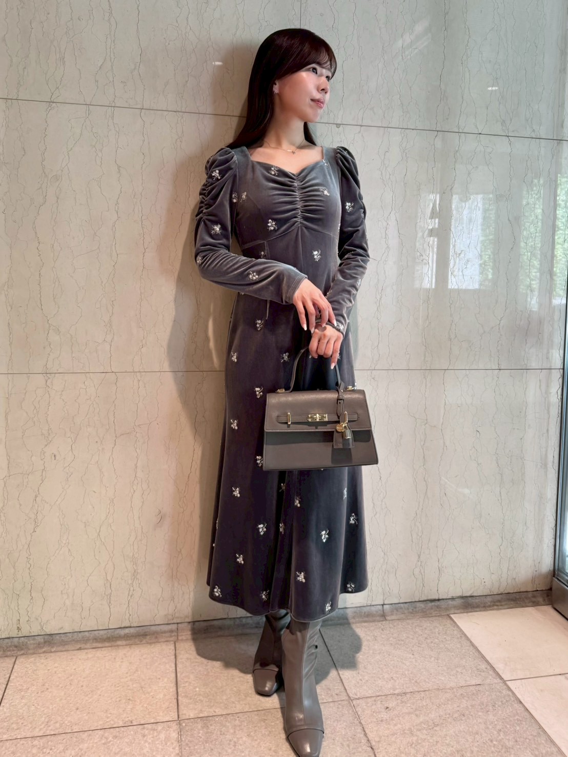 花柄刺繍ベロアワンピース(デイリーワンピース)｜DRESS（ドレス