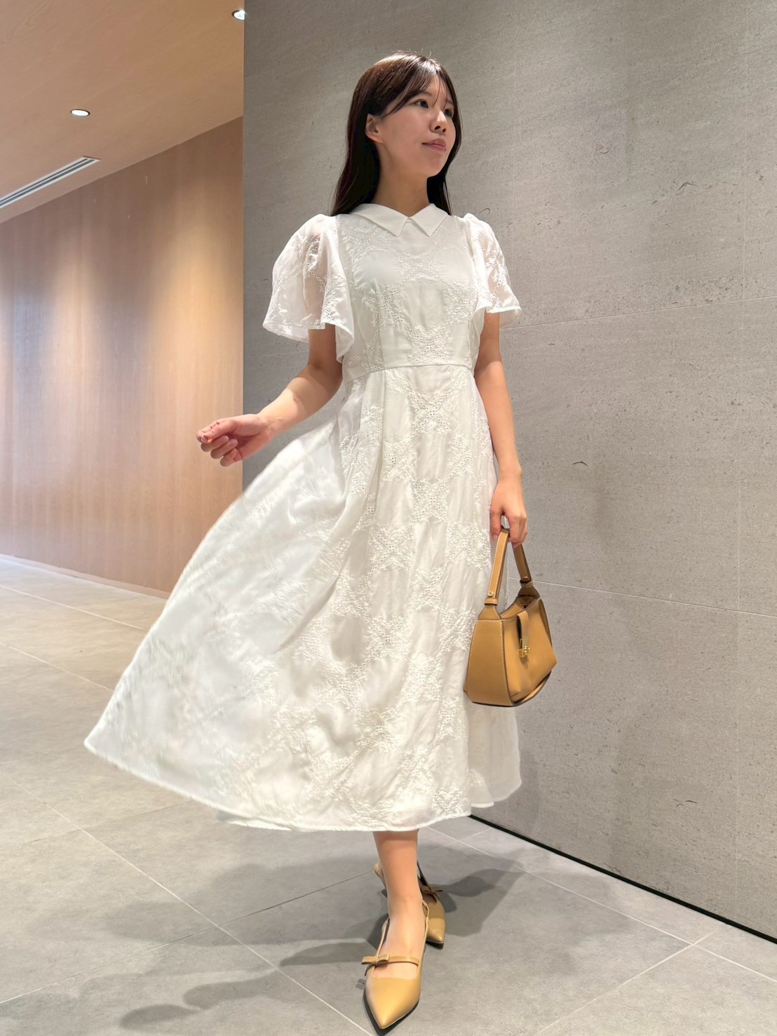 フラワーエンブロイダリーワンピース(デイリーワンピース)｜DRESS