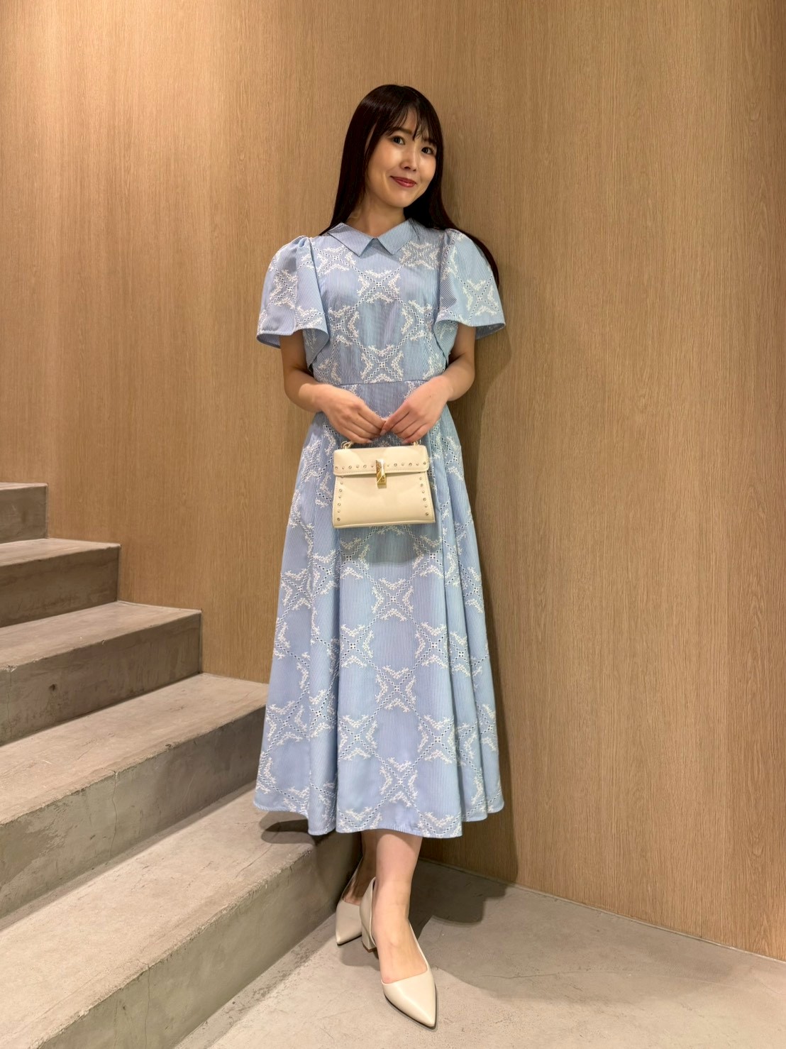 フラワーエンブロイダリーワンピース(デイリーワンピース)｜DRESS