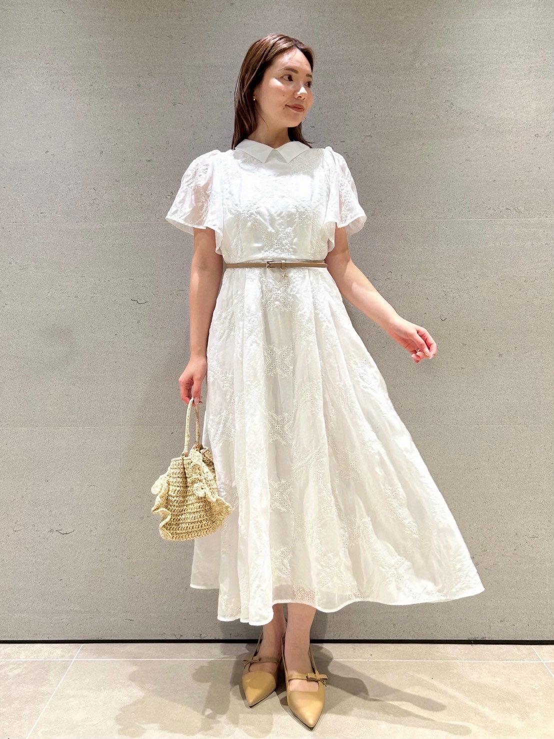 フラワーエンブロイダリーワンピース(デイリーワンピース)｜DRESS