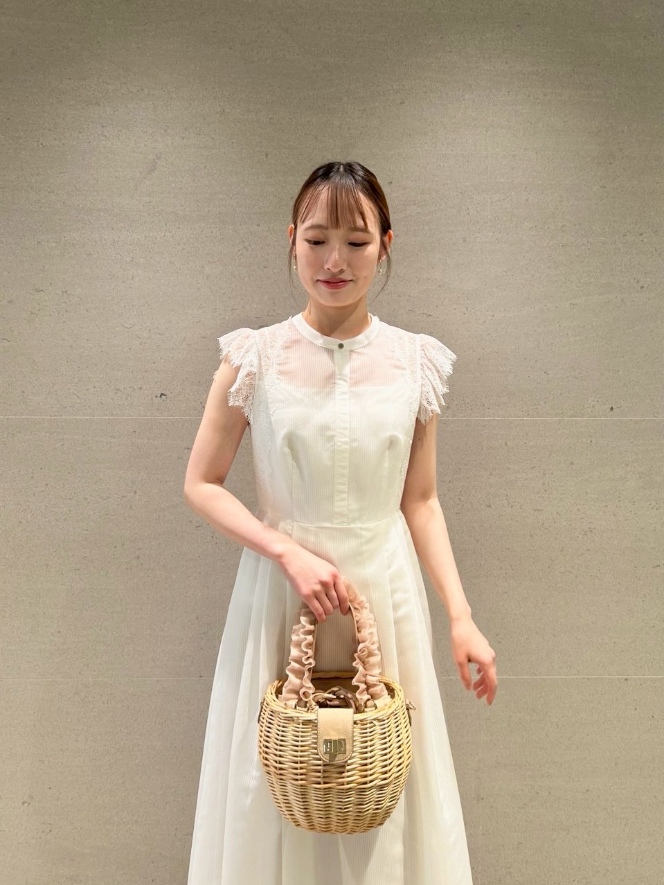ストライプレーストリムワンピース(デイリーワンピース)｜DRESS