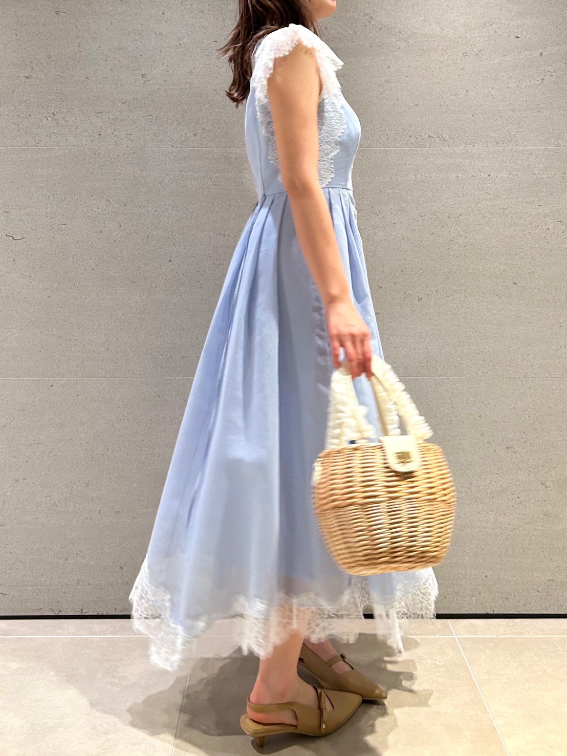 ストライプレーストリムワンピース(デイリーワンピース)｜DRESS
