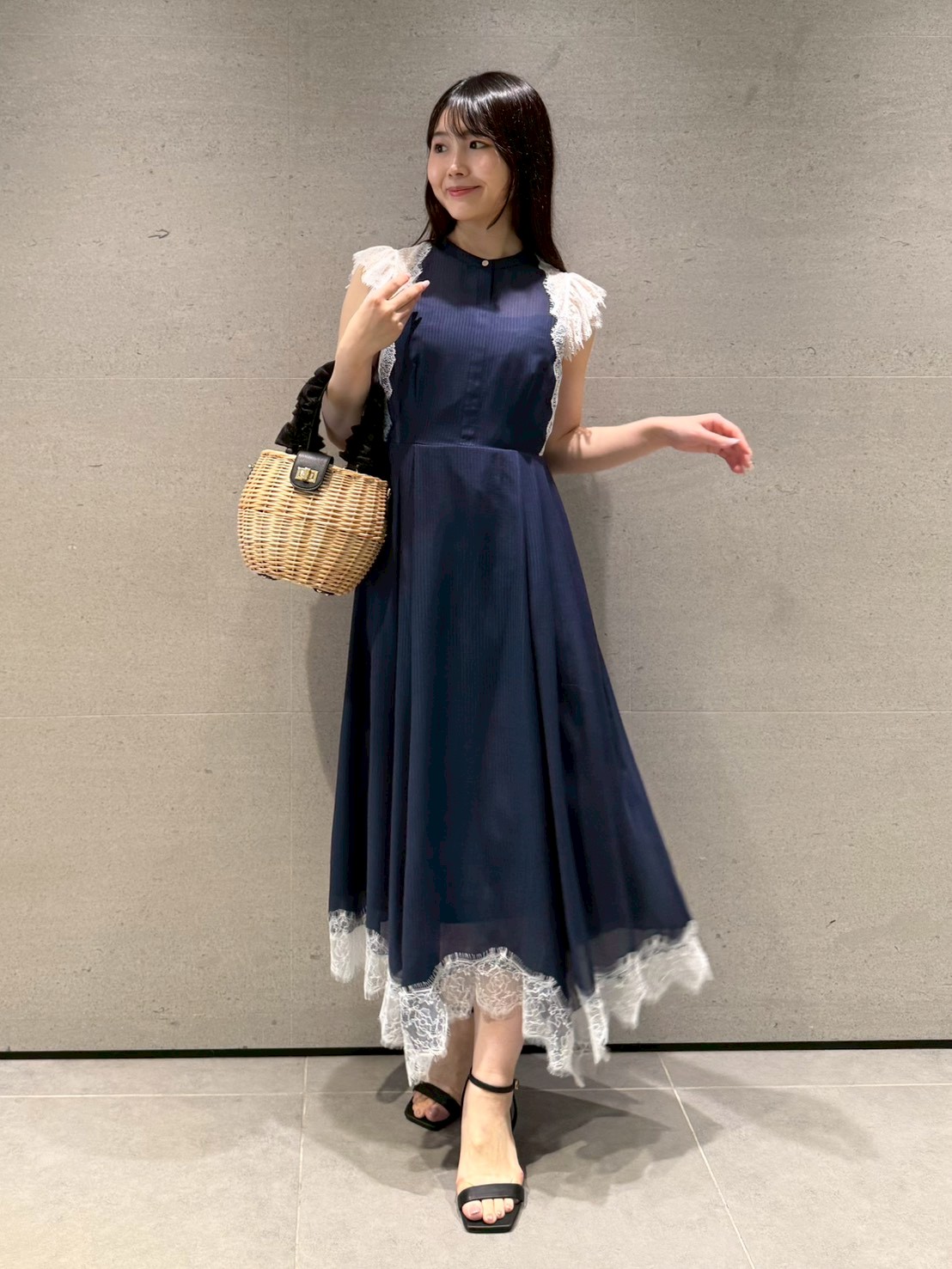 ストライプレーストリムワンピース(デイリーワンピース)｜DRESS