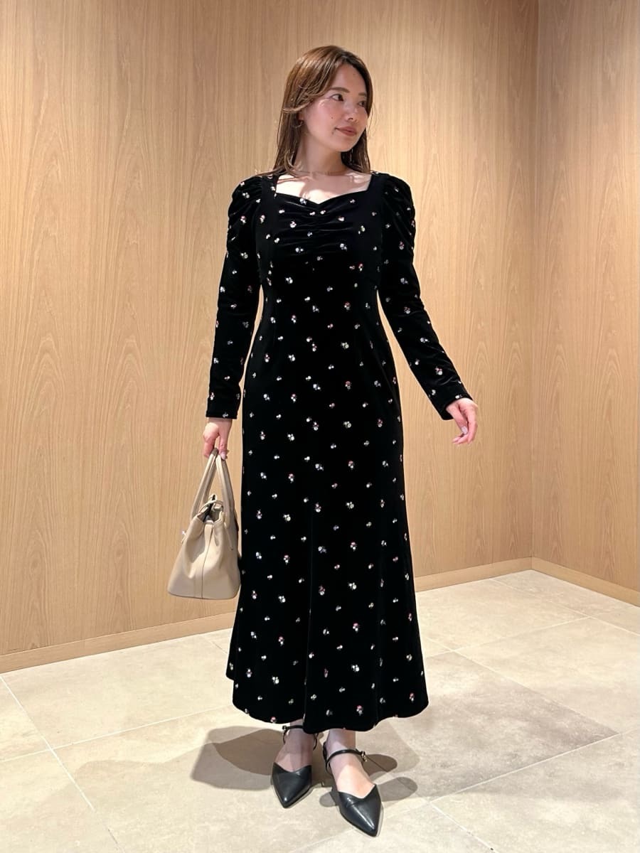 リボンドット刺繍ベロアワンピース(デイリーワンピース)｜DRESS