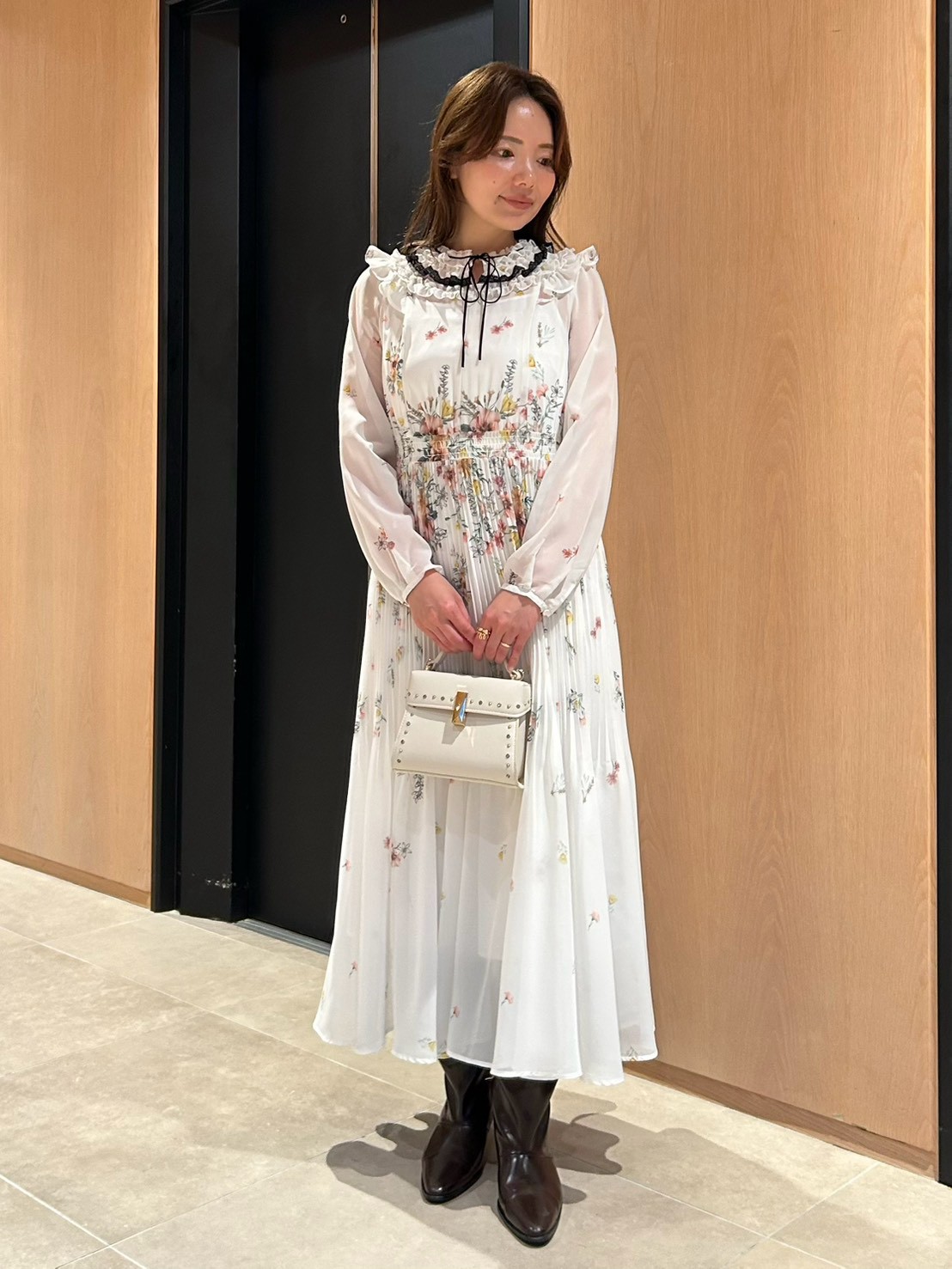 パネルフラワーレーストリムワンピース(ロングワンピース)｜DRESS