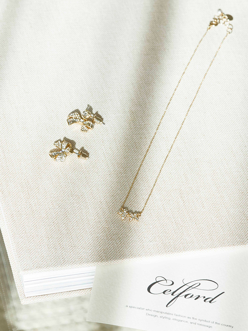 シェイクビジューリボンピアス(ピアス・イヤリング