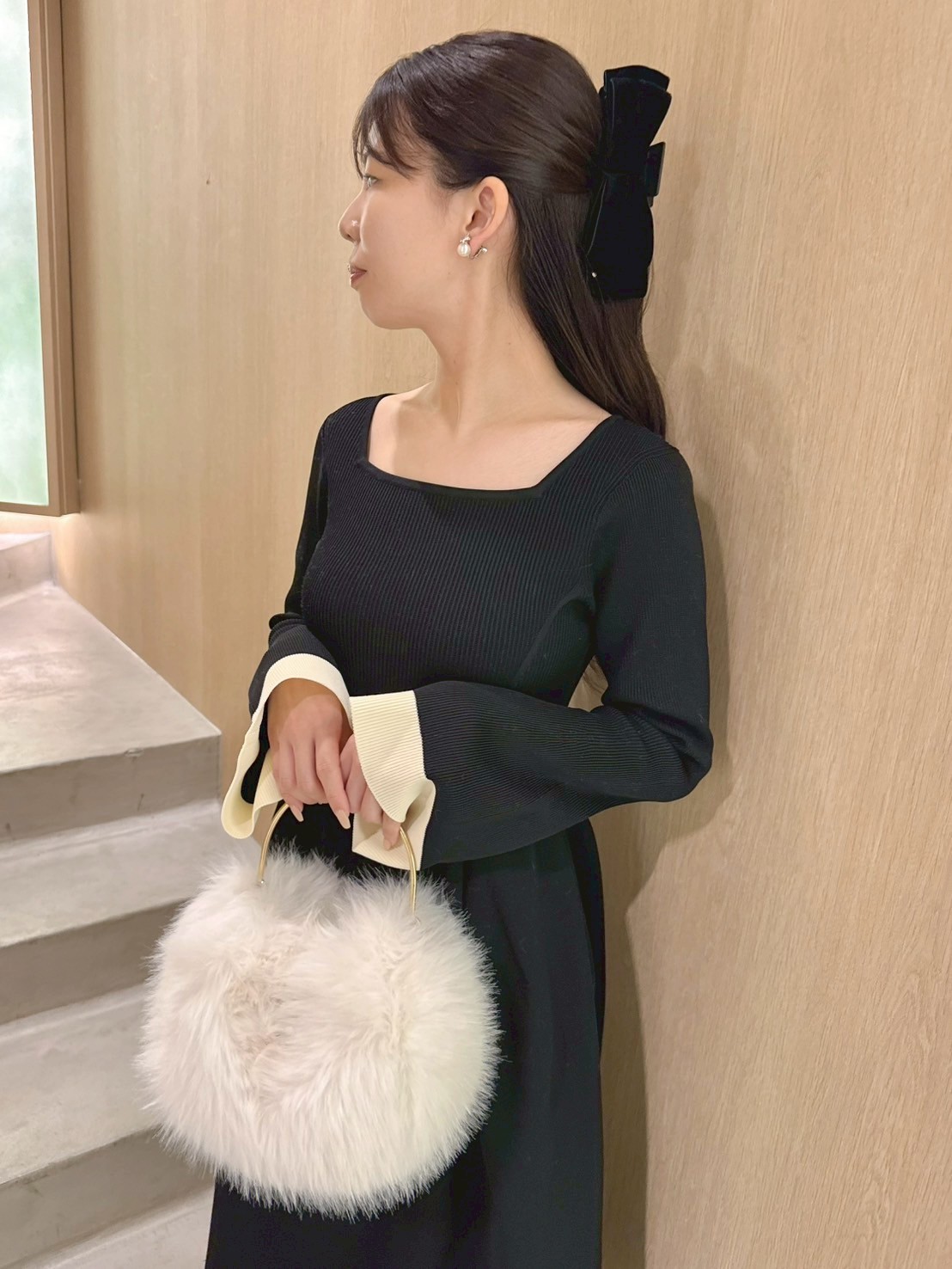 フェイクファーメタルハンドルラウンドバッグ(ハンドバッグ)｜BAGS