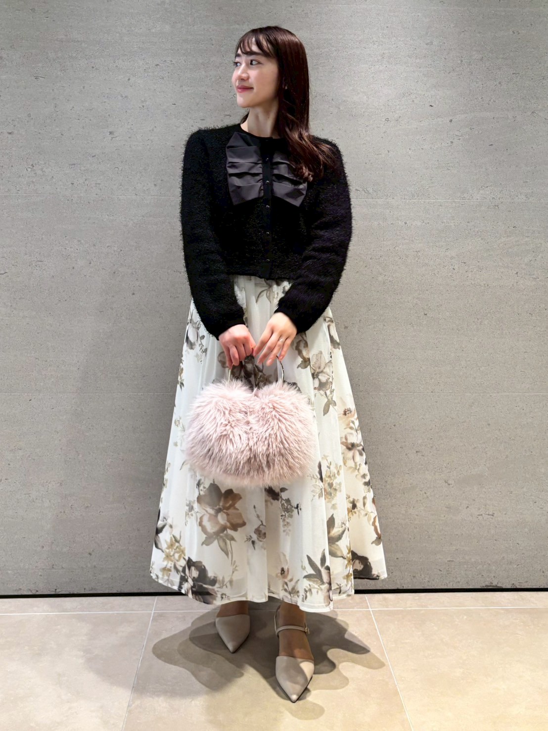 フェイクファーメタルハンドルラウンドバッグ(ハンドバッグ