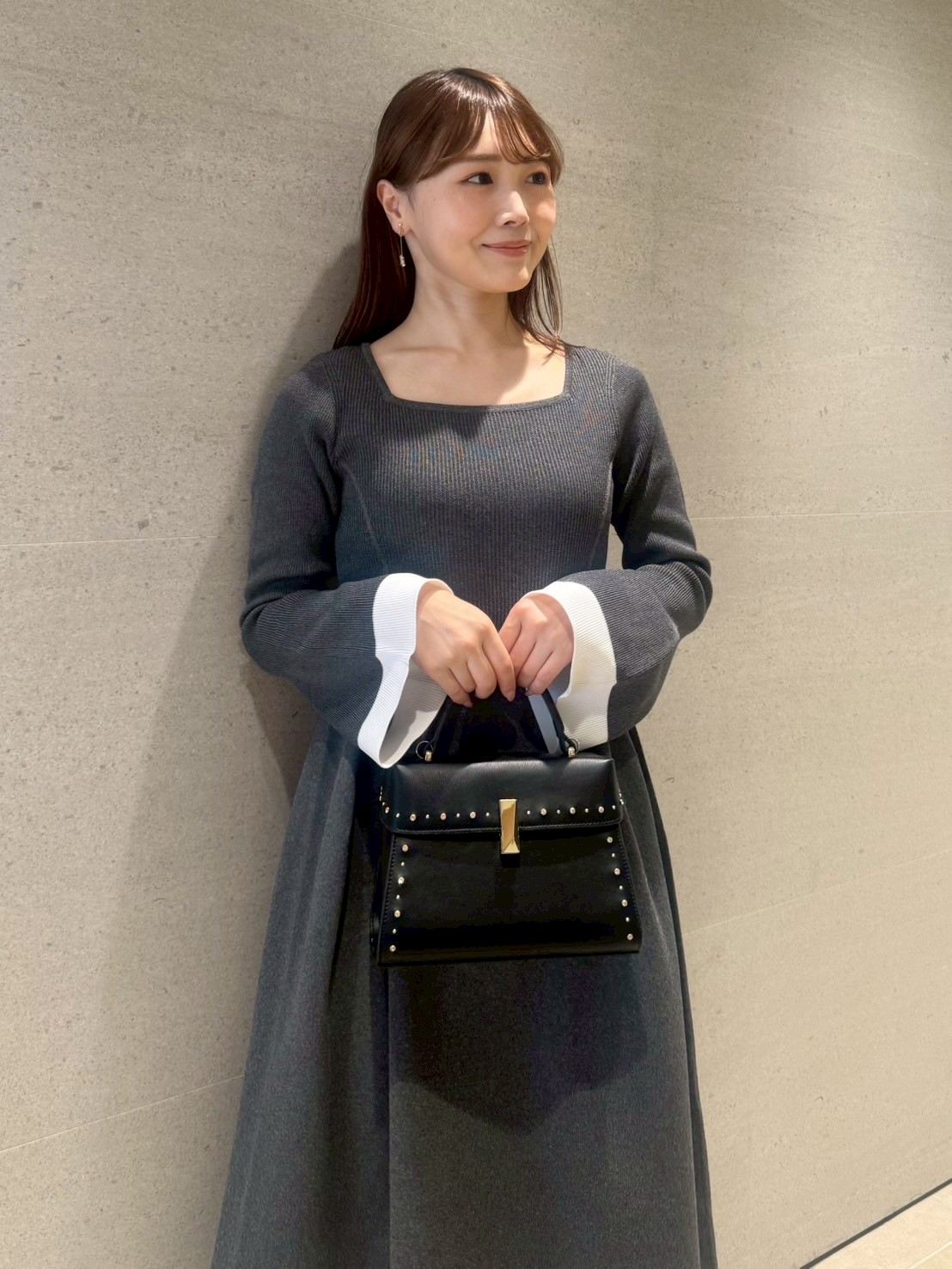 ベルスリーブホールガーメントニットワンピース(デイリー