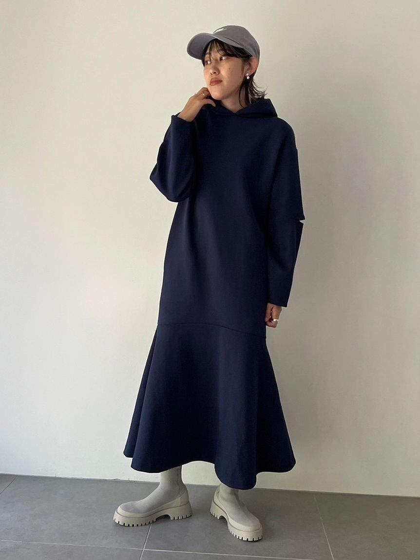 emmi atelier フーディーカットワンピース