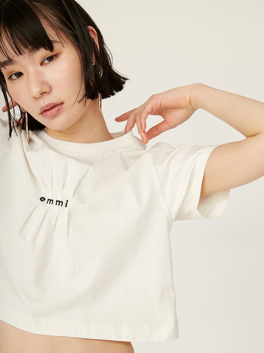 emmi×PlaX（TM）】クロップドemmiロゴTシャツ(Tシャツ