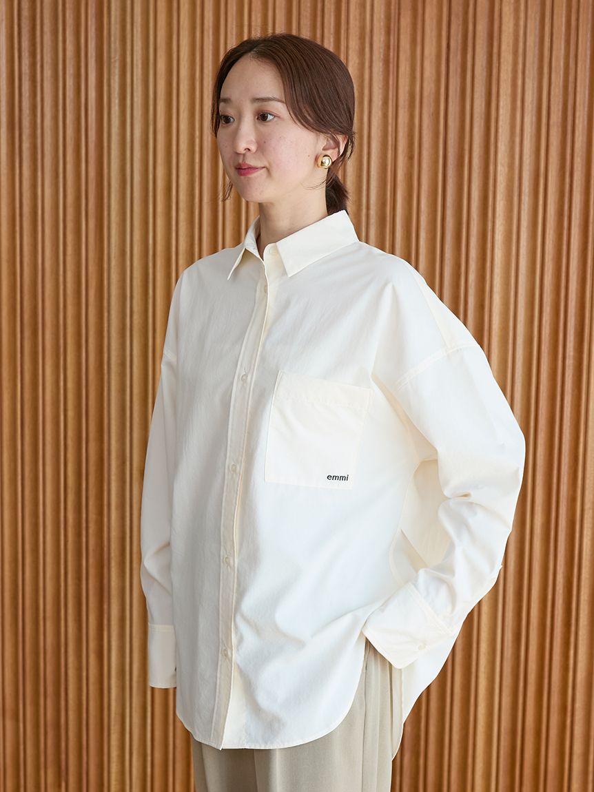 ommo ホワイト 長袖シャツ ロゴ刺繍 襟元刺繍ロゴ長袖シャツ ホワイト / Liberal Addiction（リアド