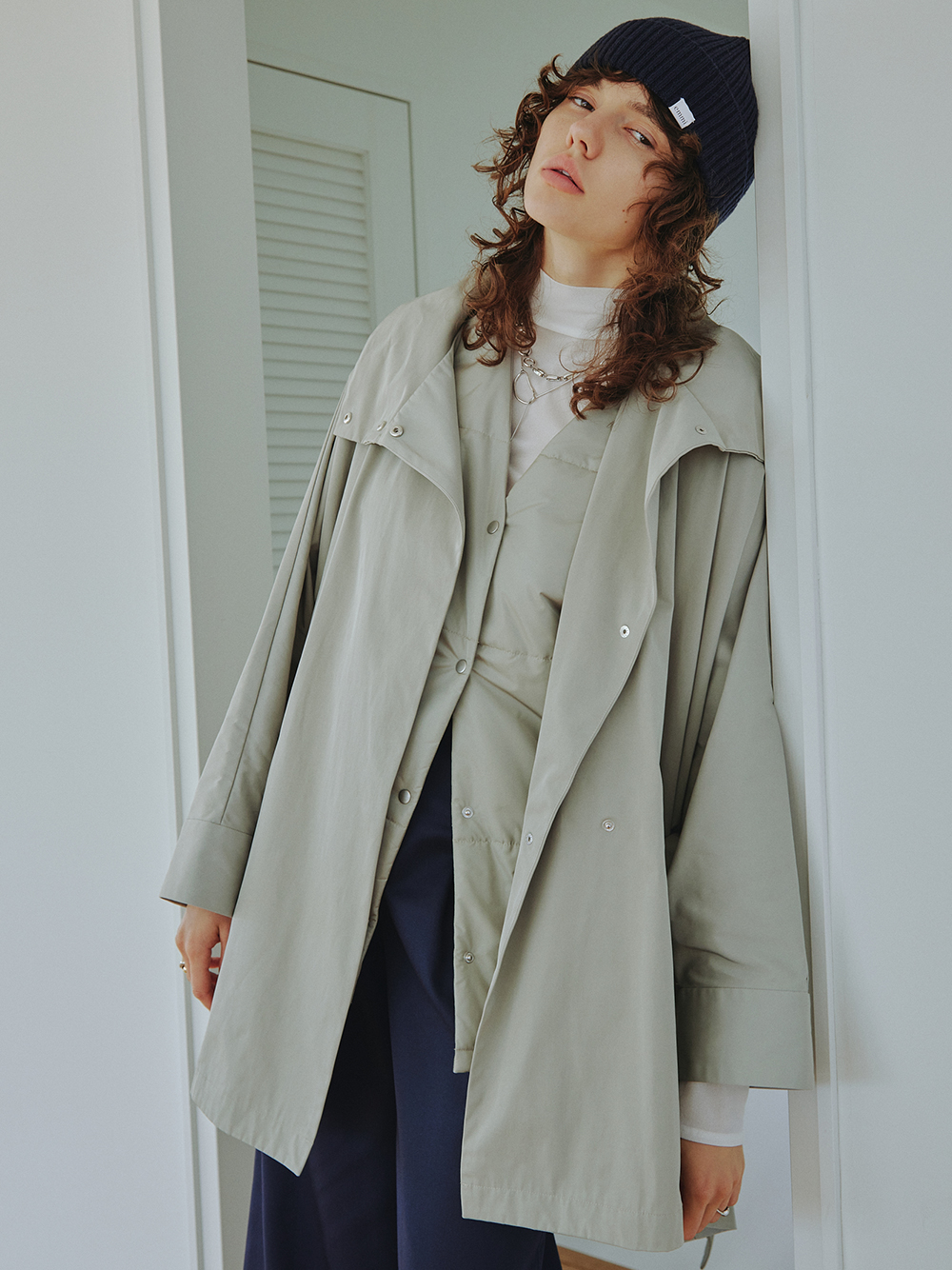 【セール 登場から人気沸騰】 エミemmi atelier中綿ベストセットポンチョコートBLK ジャケット・アウター