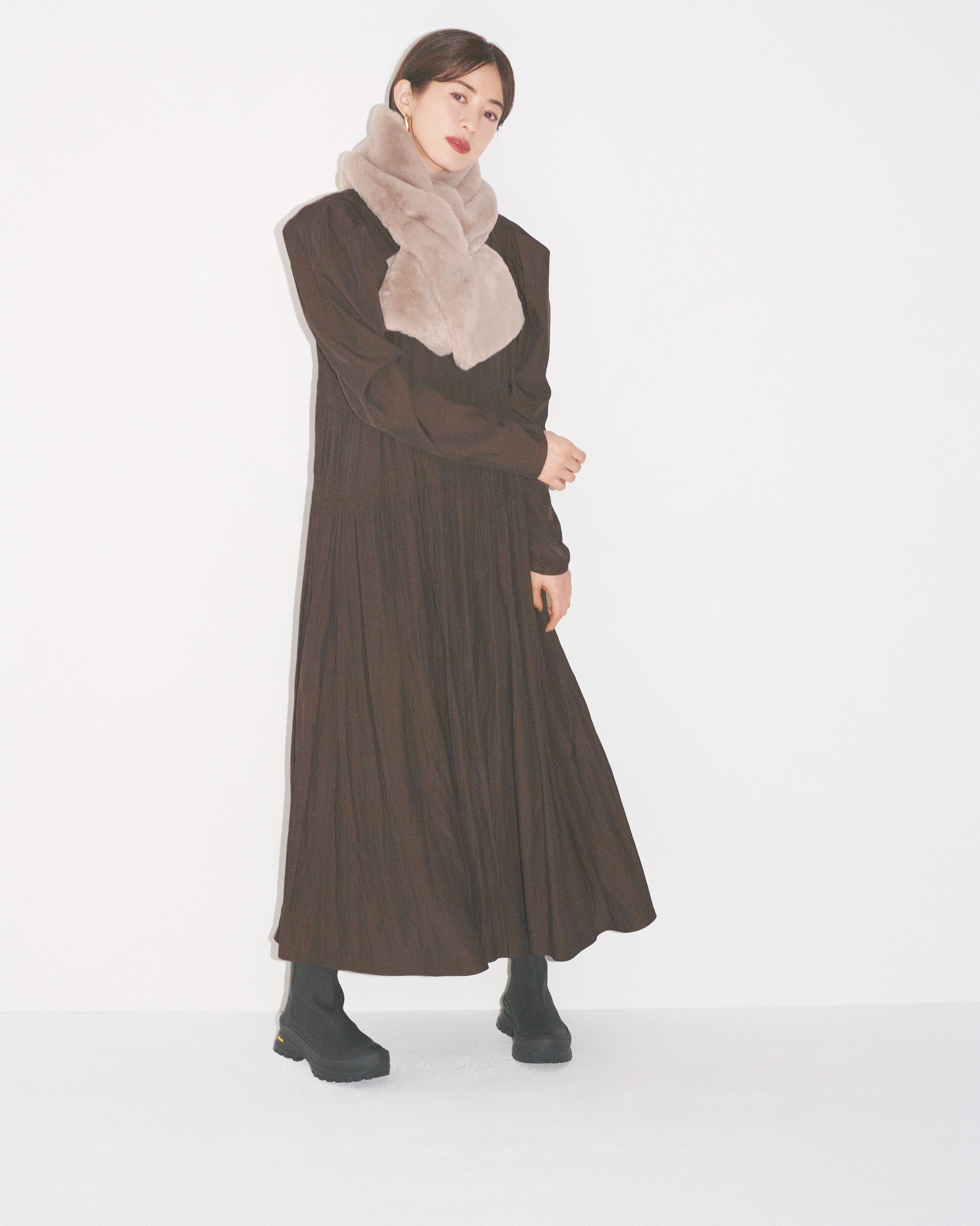 Emmi Atelier ボリュームスリーブワンピース マキシ ロングワンピース ワンピース Emmi エミ の通販サイト 公式