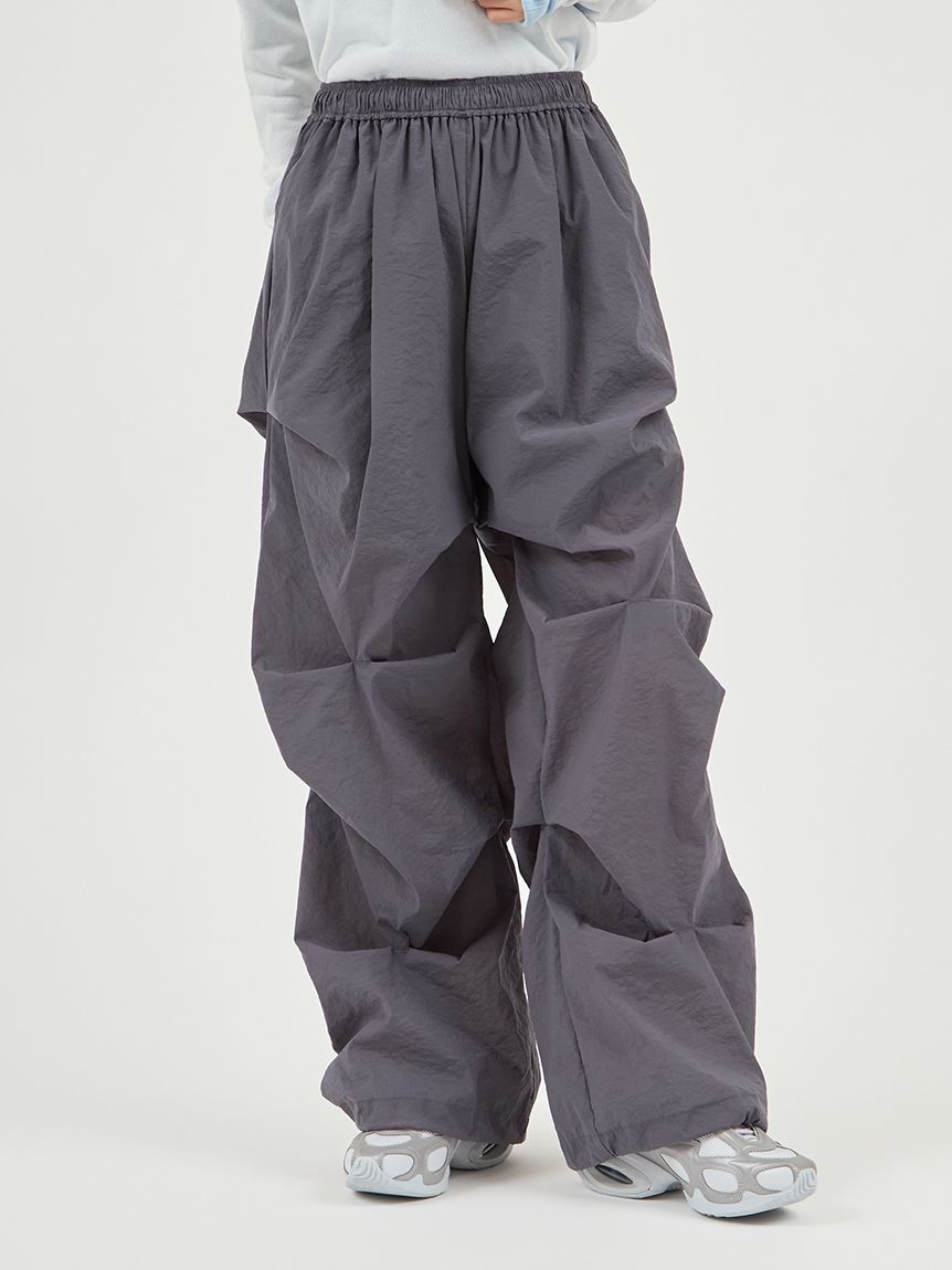 新品同様　motomi.mリネン100%パンツ　チャコールグレー ランダムタックナイロンワークパンツ(ワイドパンツ)｜パンツ｜emmi