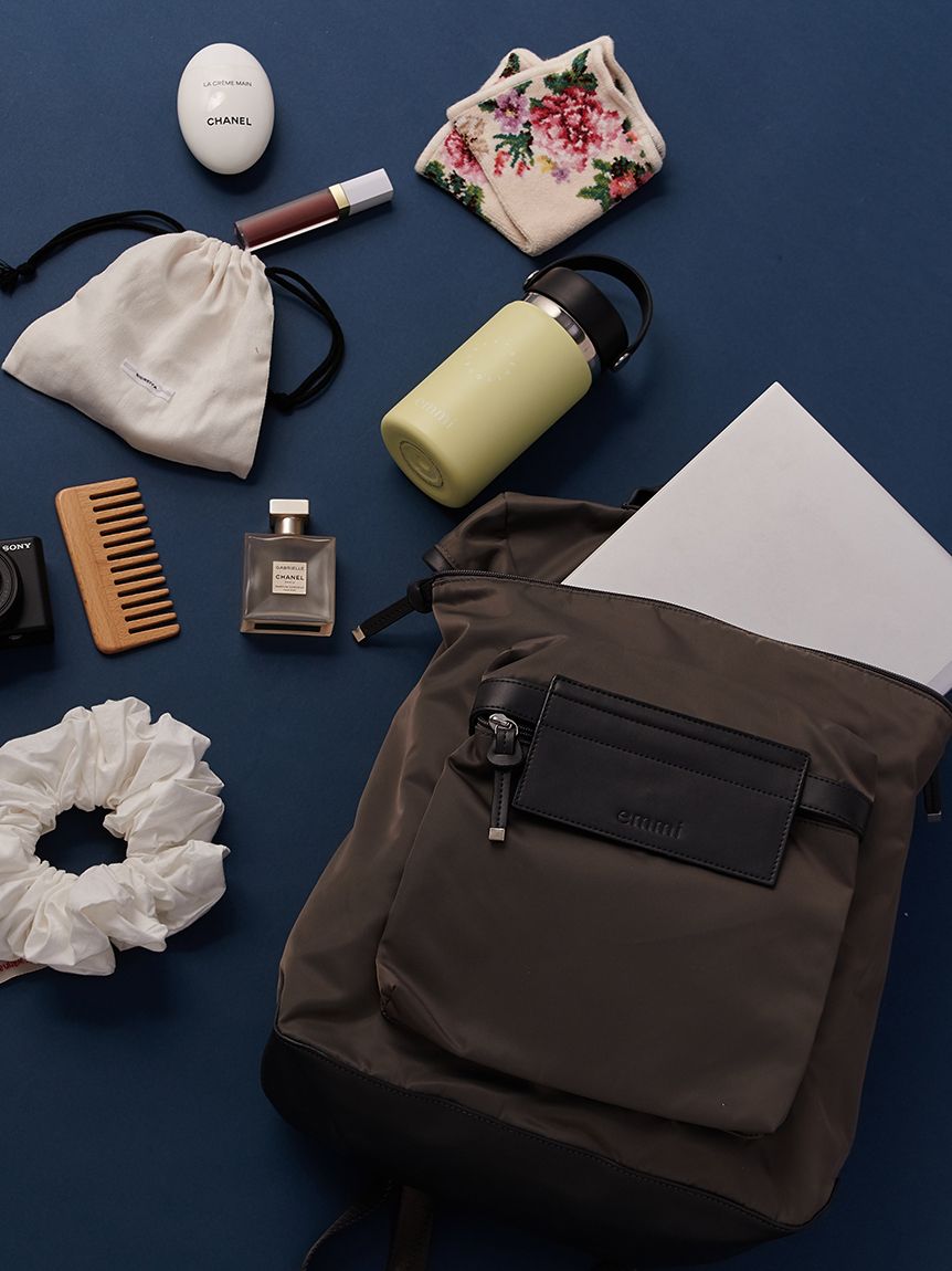 【新品未使用タグ付き】 emmi エミ eco撥水ベーシックバックパック 楽天市場】emmi atelier エミ アトリエ eco撥水ベーシックバック