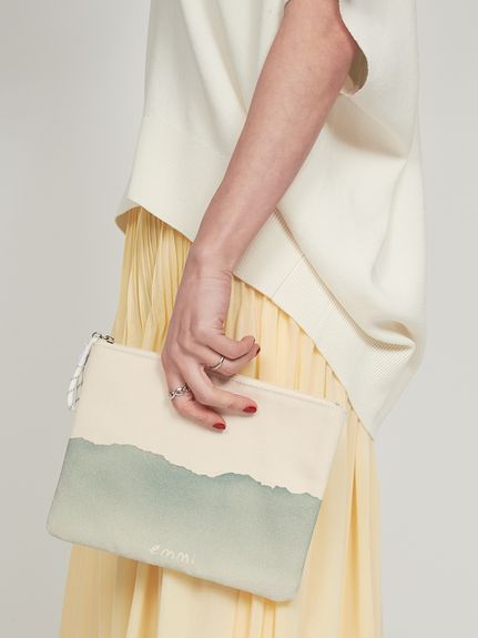 emmi（エミ）の「【emmi atelier】ブラ付きバックオープンニット