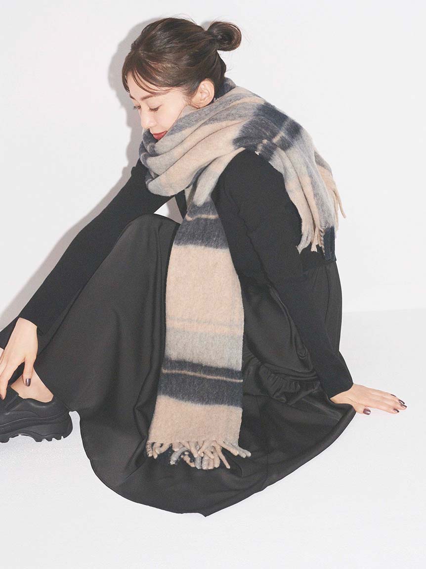 Emmi Atelier シャギーチェックストール グッズ Emmi エミ の通販サイト 公式