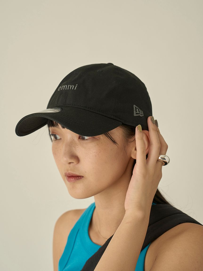 10th】【emmi|NEW ERA】9TWENTY emmiロゴキャンバスキャップ