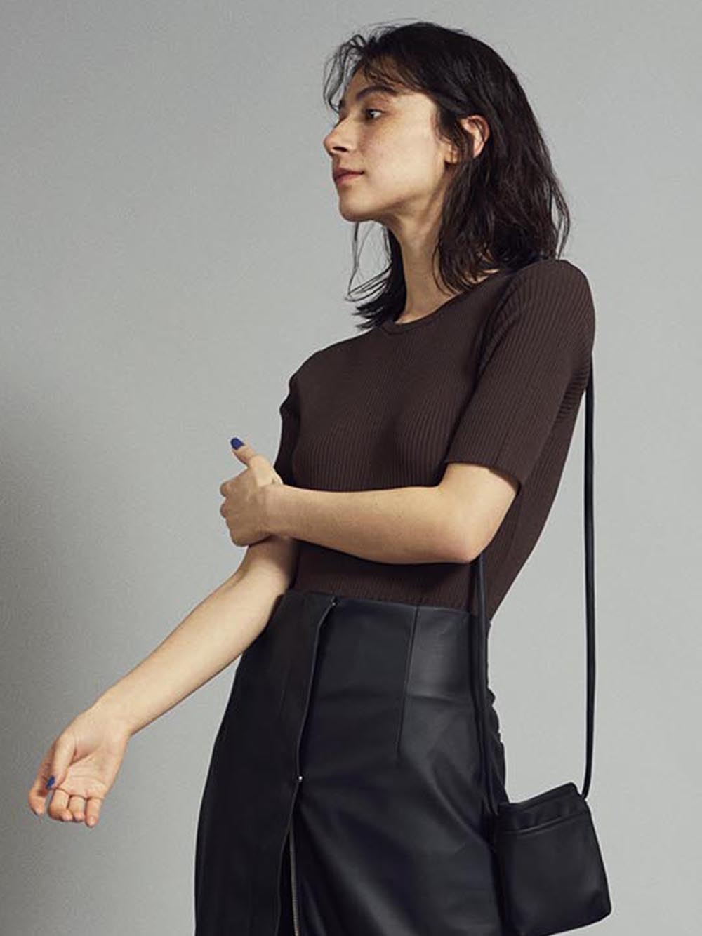 Emmi Atelier バックオープンニット ニット トップス Emmi エミ の通販サイト 公式