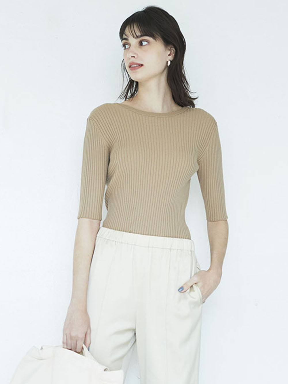 Emmi Atelier バックオープンニット ニット トップス Emmi エミ の通販サイト 公式