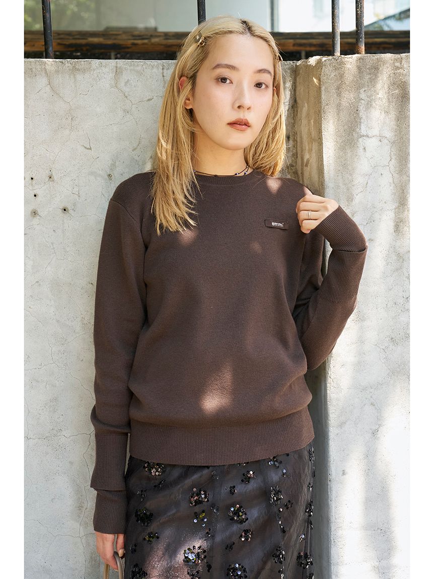 ONLINE限定カラーあり】emmiロゴクルーネックプルオーバー(ニット