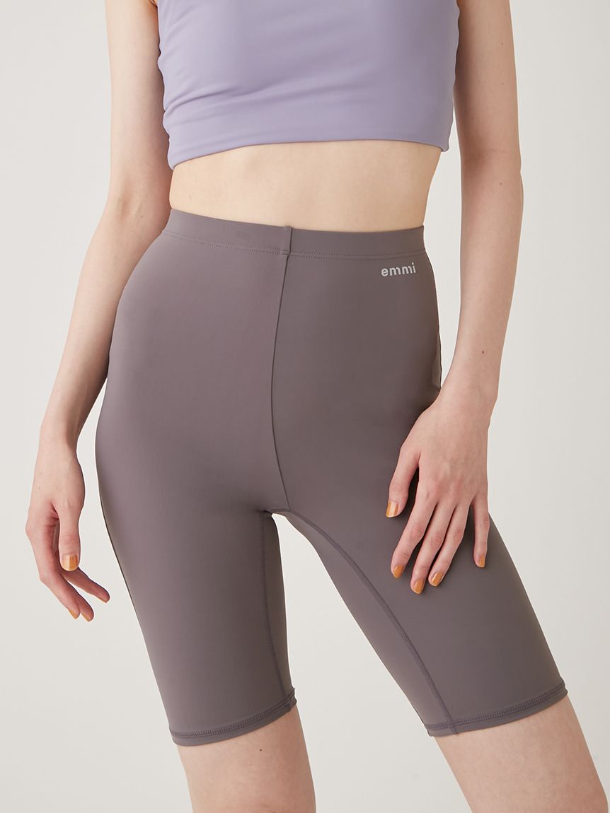 emmi yoga】サステナレッチハーフレギンス(YOGA WEAR)｜emmi（エミ）の