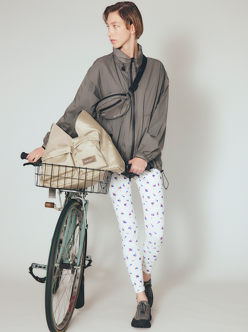 emmi atelier - emmiフラワープリントプラトップ&amp;レギンスセット★NIKE emmiフラワープリントプラトップ&レギンスセット☆NIKE