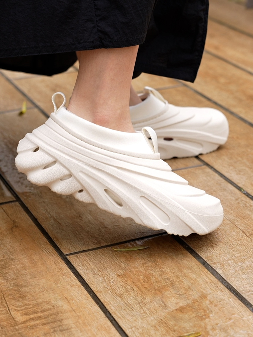 carin.adidas moominセットアップ　チャコールグレー　M ADIDAS X MOOMIN | Licensing Magazine