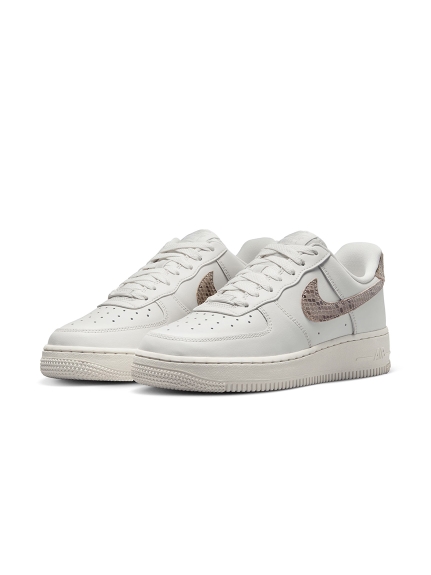 NIKE】WMNS AIR FORCE 1 07(スニーカー)｜シューズ｜emmi（エミ）の 